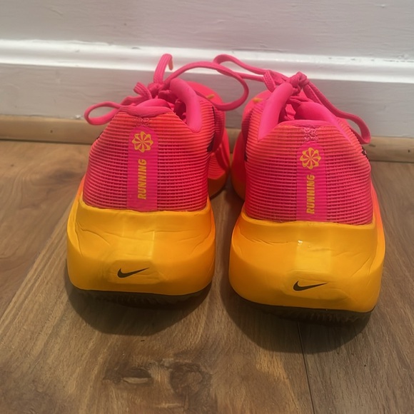 Nike Zoom Fly 5 in Hyper Pink (Size 9) - Picture 8 of 8